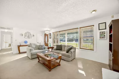 201 S Rose Street, Phoenix, OR 97535 - Photo 5