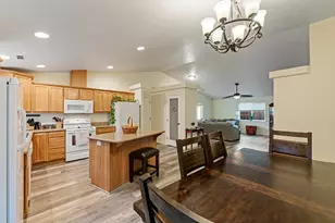 7890 27th St, White City, OR 97503 - Photo 13
