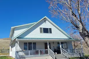 39042 Clover Flat Rd, Paisley, OR 97636 - Photo 3