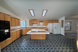 2650 Patterson St, Klamath Falls, OR 97603 - Photo 3