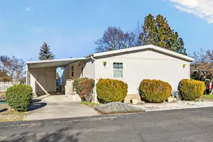 3955 S Stage Rd, Medford, OR 97501 - Photo 1