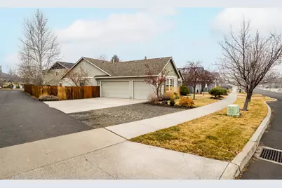 61753 SE Camellia Street, Bend, OR 97702 - Photo 39