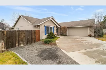 2150 NW Poplar Avenue, Redmond, OR 97756 - Photo 3