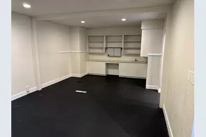 990 S Front Street, Central Point, OR 97502 - Photo 11