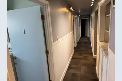 990 S Front Street, Central Point, OR 97502 - Photo 9