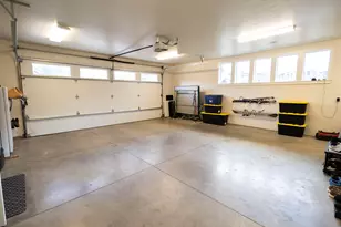 1294 NW Discovery Park Dr, Bend, OR 97703 - Photo 31