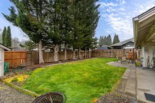 2719 SW Garden Meadow Dr, Grants Pass, OR 97527 - Photo 11