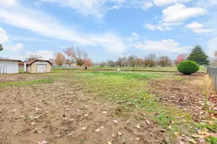 210 Sycamore Dr, Grants Pass, OR 97526 - Photo 25