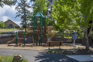 936 E Black Butte Ave, Sisters, OR 97759 - Photo 35