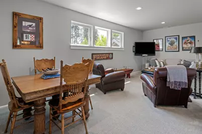 936 E Black Butte Avenue, Sisters, OR 97759 - Photo 23