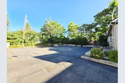 856 NE 7th Street, Grants Pass, OR 97526 - Photo 5