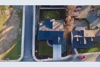 1645 NW Williamsburg Drive, Grants Pass, OR 97526 - Photo 3