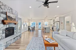 1645 NW Williamsburg Dr, Grants Pass, OR 97526 - Photo 5