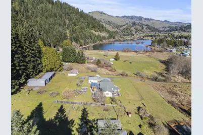 889 H Avenue, Powers, OR 97466 - Photo 29