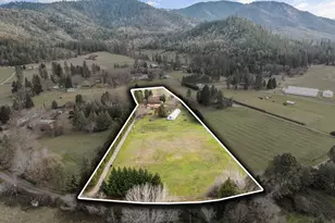 427 Lofland Ln, Williams, OR 97544 - Photo 3