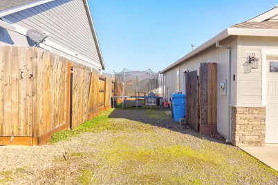 110 Linton Way, Eagle Point, OR 97524 - Photo 27