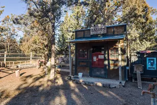 63425 Deschutes Market Rd, Bend, OR 97701 - Photo 33