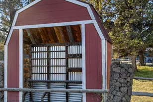 63425 Deschutes Market Rd, Bend, OR 97701 - Photo 37