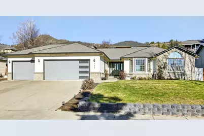 4661 Torrey Pines Drive, Medford, OR 97504 - Photo 1