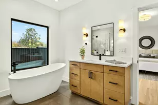 218 Alicia Ave, Ashland, OR 97520 - Photo 17