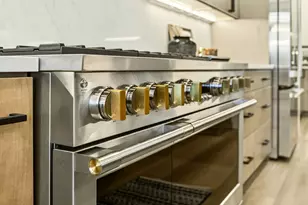 218 Alicia Ave, Ashland, OR 97520 - Photo 11