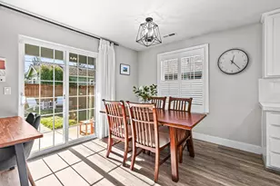 981 Garden Springs Cir, Medford, OR 97504 - Photo 15