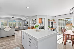 981 Garden Springs Cir, Medford, OR 97504 - Photo 11