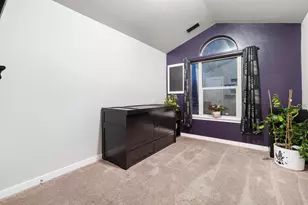 63201 NE Boyd Acres Rd, Bend, OR 97701 - Photo 13