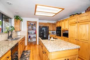 711 Cienaga Ln, Grants Pass, OR 97526 - Photo 11