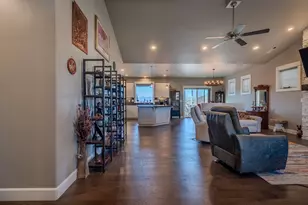 1130 Stanford Ave, Medford, OR 97504 - Photo 5