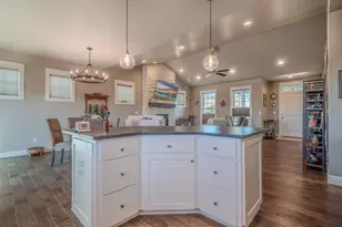 1130 Stanford Ave, Medford, OR 97504 - Photo 15