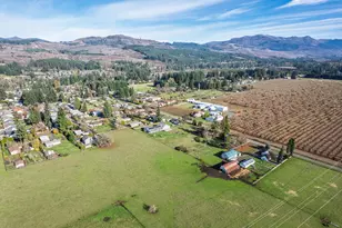 1273 SE 4th Ave, Mill City, OR 97360 - Photo 9