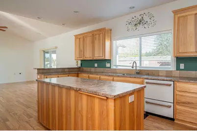 1273 SE 4th Avenue, Mill City, OR 97360 - Photo 25