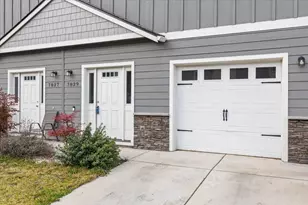 7829 Jacqueline Way, White City, OR 97503 - Photo 1