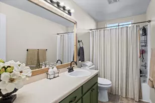 1242 Hawk Dr, Central Point, OR 97502 - Photo 21