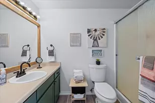 1242 Hawk Dr, Central Point, OR 97502 - Photo 19