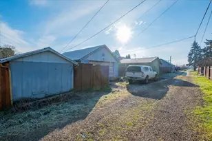 471 Birch St, Junction City, OR 97448 - Photo 27