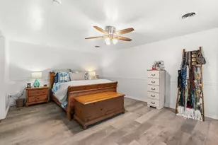 719 SW I St, Grants Pass, OR 97526 - Photo 11