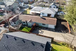 719 SW I St, Grants Pass, OR 97526 - Photo 29