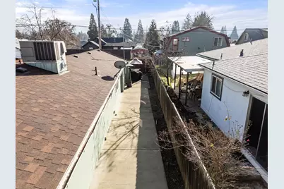 719 SW I Street, Grants Pass, OR 97526 - Photo 33