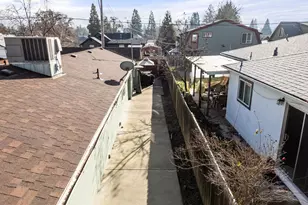 719 SW I St, Grants Pass, OR 97526 - Photo 33