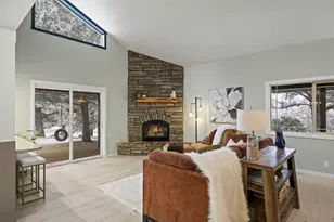 20275 Rogers Rd, Bend, OR 97703 - Photo 5