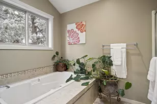 20275 Rogers Rd, Bend, OR 97703 - Photo 21