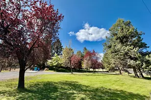 20275 Rogers Rd, Bend, OR 97703 - Photo 37