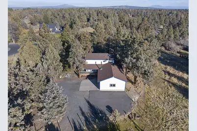 20275 Rogers Road, Bend, OR 97703 - Photo 31