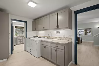 20275 Rogers Road, Bend, OR 97703 - Photo 25