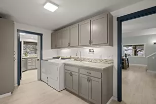 20275 Rogers Rd, Bend, OR 97703 - Photo 25