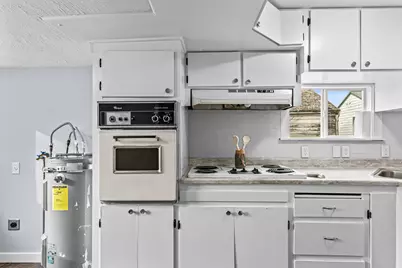 745 Dakota Avenue, Medford, OR 97501 - Photo 9