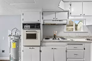 745 Dakota Ave, Medford, OR 97501 - Photo 9