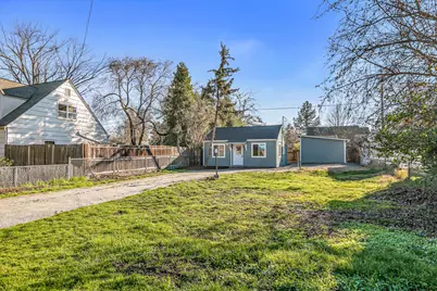 745 Dakota Avenue, Medford, OR 97501 - Photo 3